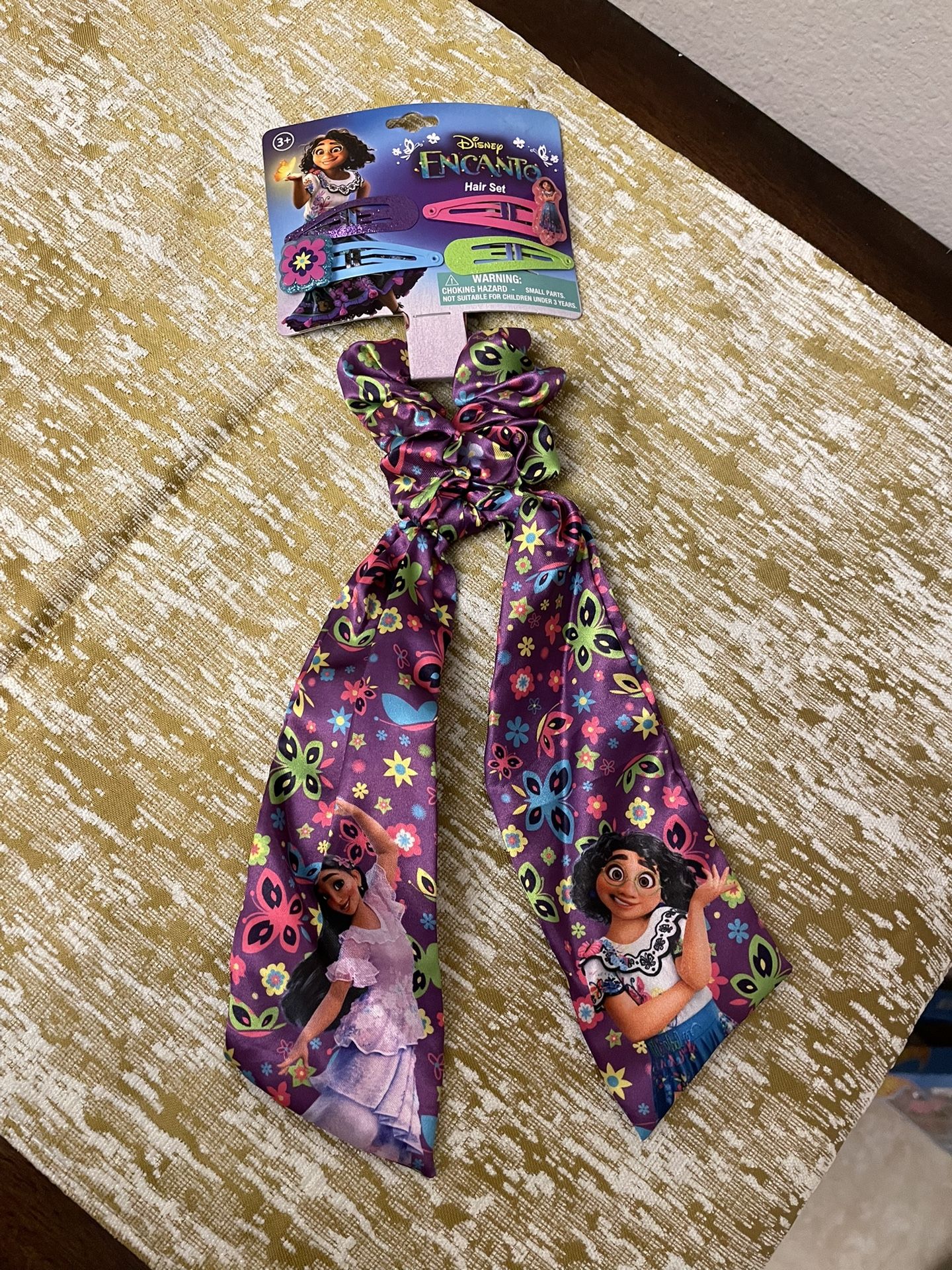 Disney Encanto 4 Pack Hair Barrettes & Scrunchie