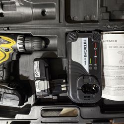 Hitachi DS 18DFL 18V Cordless Drill W/2 Batteries, 2 Chargers and Case
