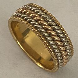18K GOLD RING