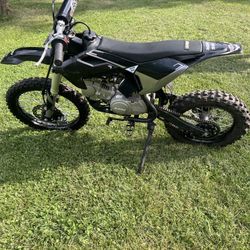 125cc Dirt Bike 
