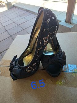 heeled shoe