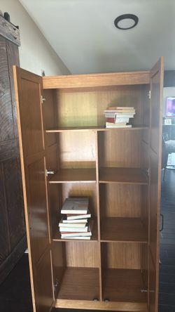 Storage cabinet