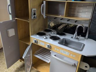 Kidcraft  play kitchen