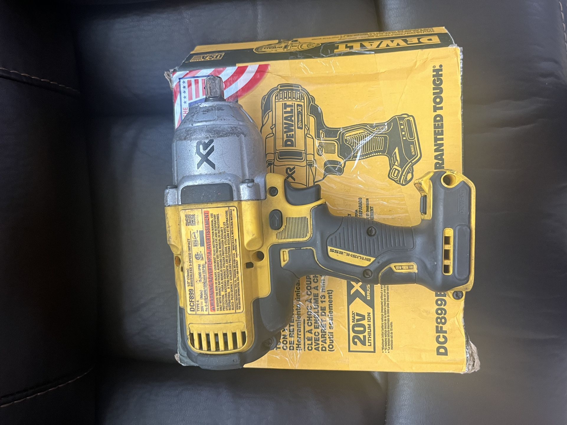 DEWALT DCF899B 20V MAX XR Li Ion 1/2 Impact Wrench w/Detent Pin - Main Image