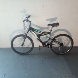 BICYCLE NEXT 18 SPEED SIZE 24 BRAND NEW 