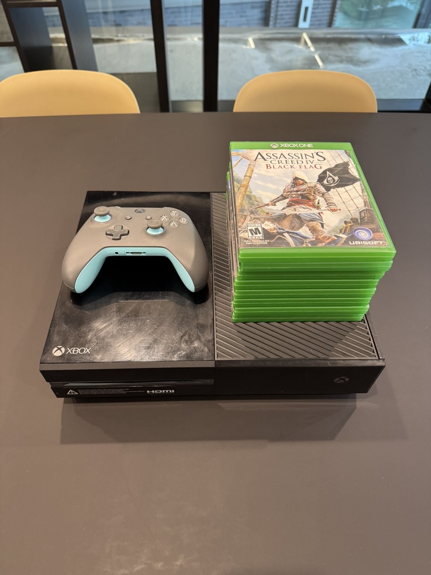 Xbox One, Controller & 8 Games