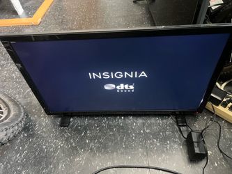 insignia 24"  LED HDTV (NON-SMART)