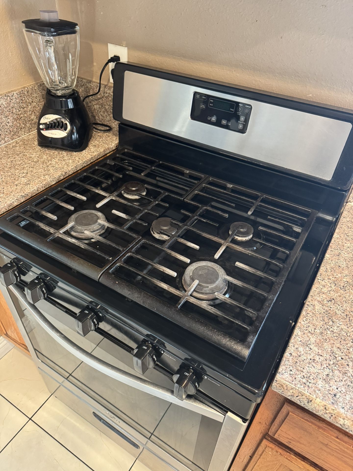 Estufa Eléctrica Whirlpool 5 Buenes