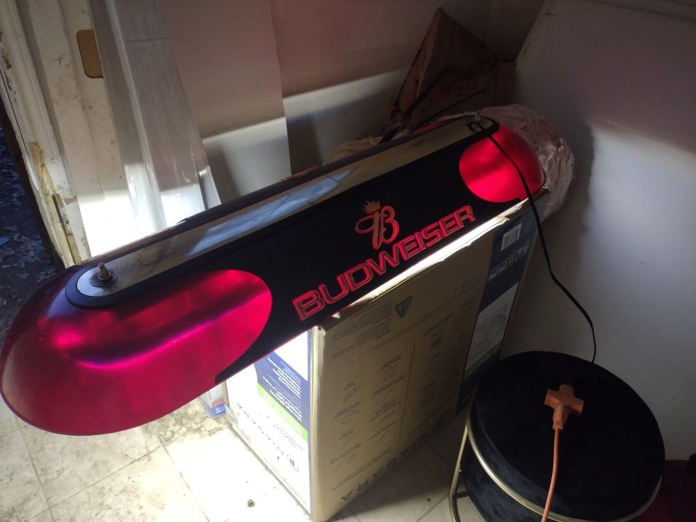 Vintage Budweiser Pool Table Light