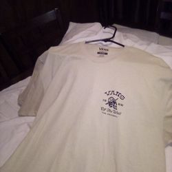 New Men's Vans Shirt. X Large