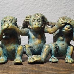 Amazing Antique Patina Brass Monkeys Speak No Evil statue Vintage Rare 
