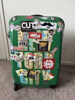 Medium suitcase