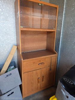 Pantry cabinet