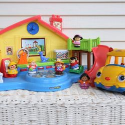 Fisher Price Little People School Set #1 - Cute Interactive Buttons, Spinners and Music - Sounds Work