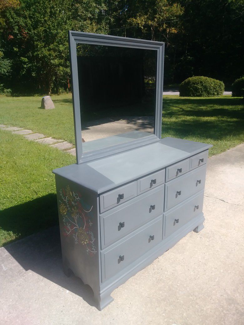 6 Drawer Dresser With Detachable Mirror