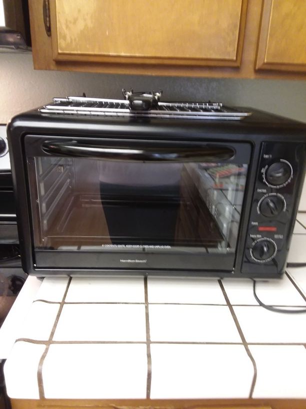 Hamilton Beach Countertop Oven With Convection & Rotisserie