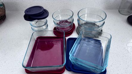 Pyrex cookware