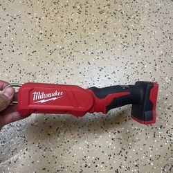 Milwaukee M18 18-Volt Lithium-Ion Cordless 300-Lumen LED Stick Light (Tool-Only)