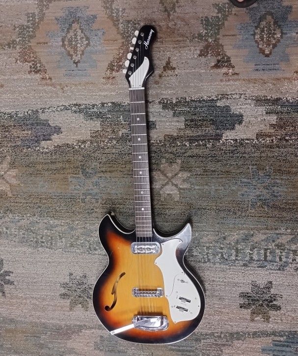 VINTAGE ELECTRIC GUITAR HARMONY H81 REBEL HOLLOWBODY