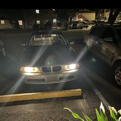 2001 BMW 525i