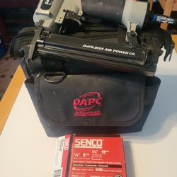 DeVilbiss Air 18-gauge Brad Nailer Come With Bag And  Box Of Crown Staples