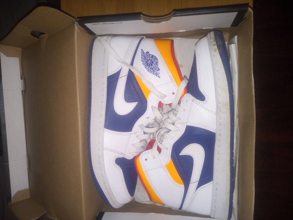 Nike/ Air Jordans Different Styles. Only Two Of The Pairs Are Lightly Used The Other Five Have Never Been Worn