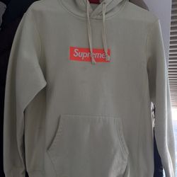 Supreme Hoodie