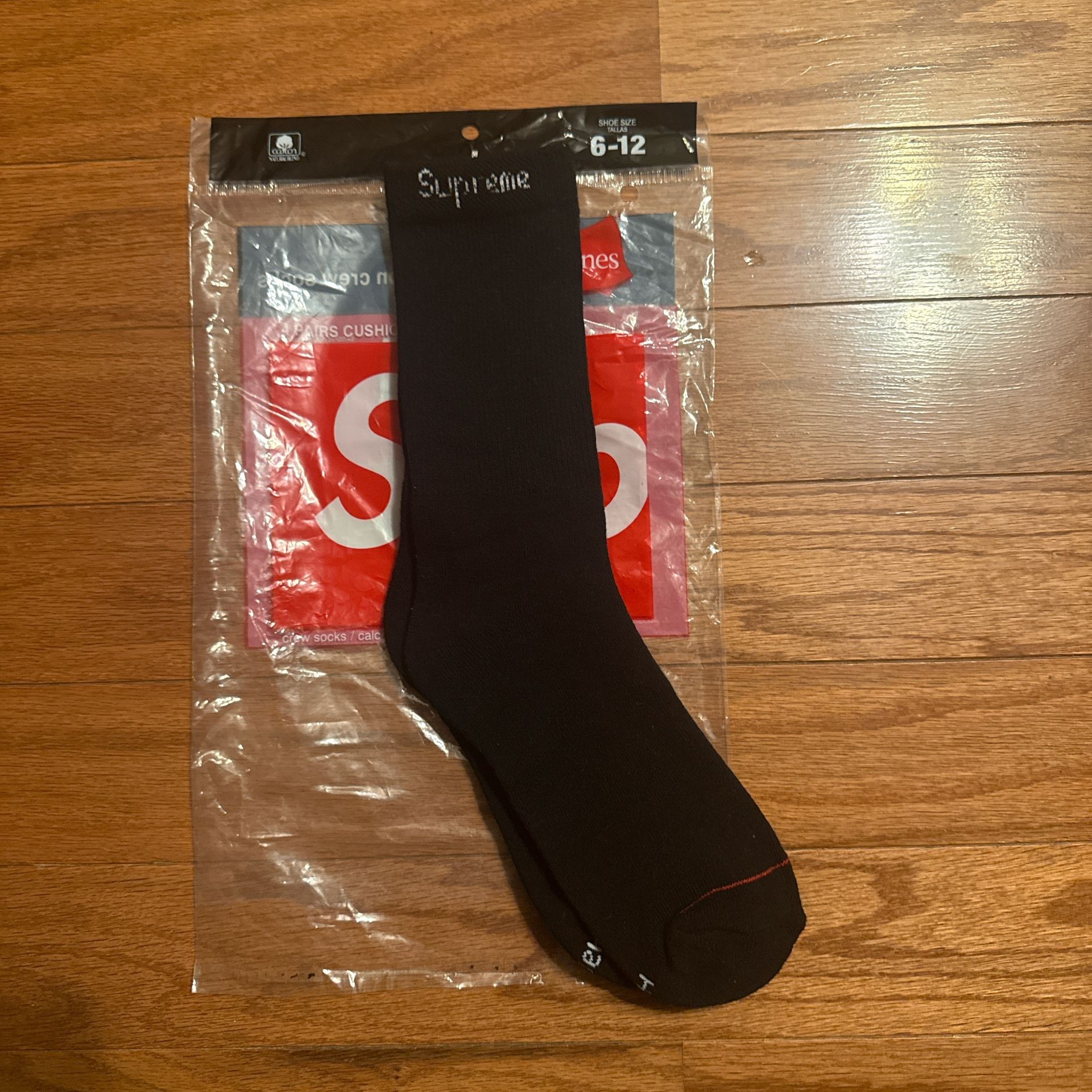 Supreme Socks