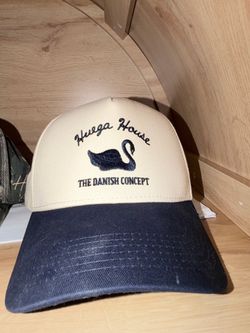 Hat huega house