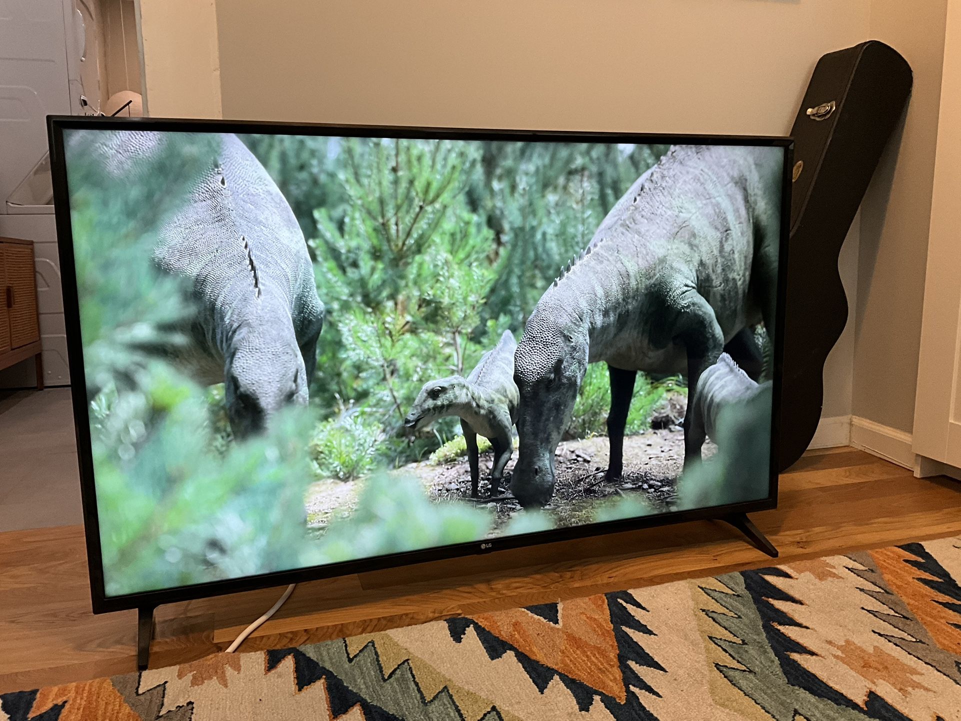 55 Inch LG 4K UHD tv 