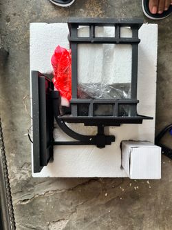 2 new outdoor lights
