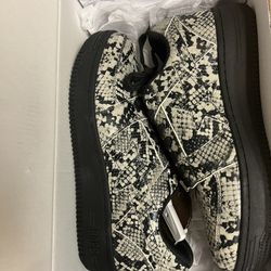 New Deadstock 8.5 Men Bape Sneakers