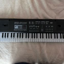 Piano MQ-6104