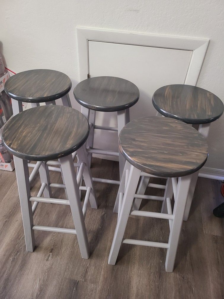 5 Bar Stools