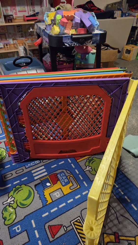 Play yard With Gate