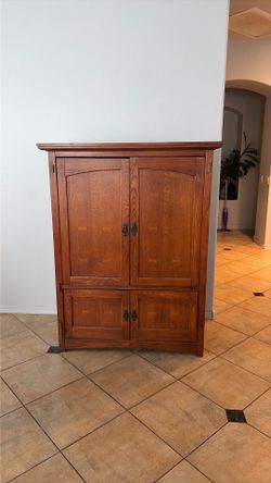 TV Stand (pick up only)