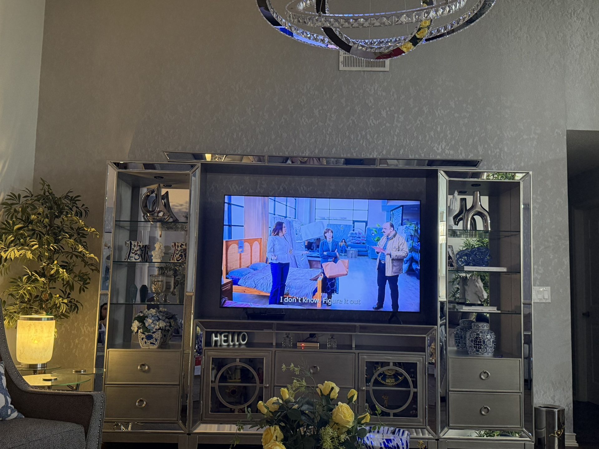 Luxury Mirrored TV Wall Unit – Excellent Condition