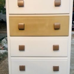 Small  Petite Chest Of Drawers - Measurements  In Photos 