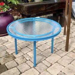 Outdoor Aluminum Glass Top Side Table: 24”W x 15”H