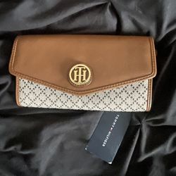 Tommy Hilfiger Womens Wallet