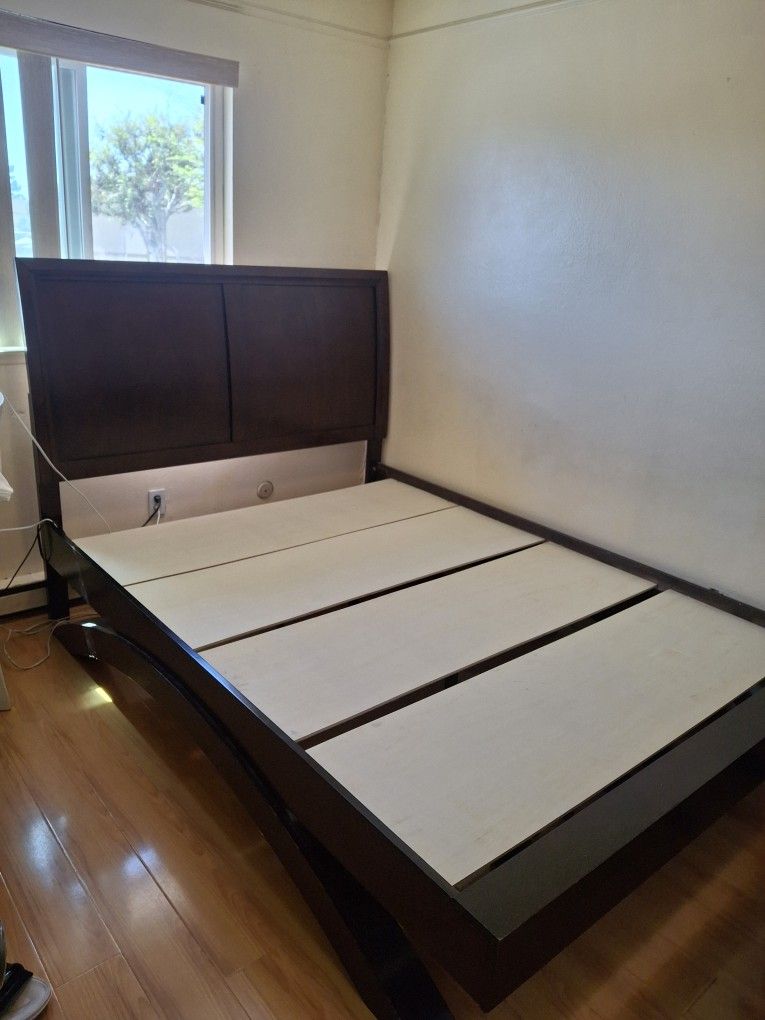 Solid Wood Queen Bed Frame 