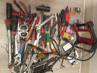 Super deal on assortment of various hand tools lot