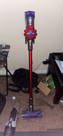 Dyson V8 upright cordless vacuum