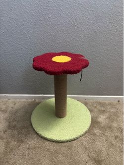 Flower cat scratcher
