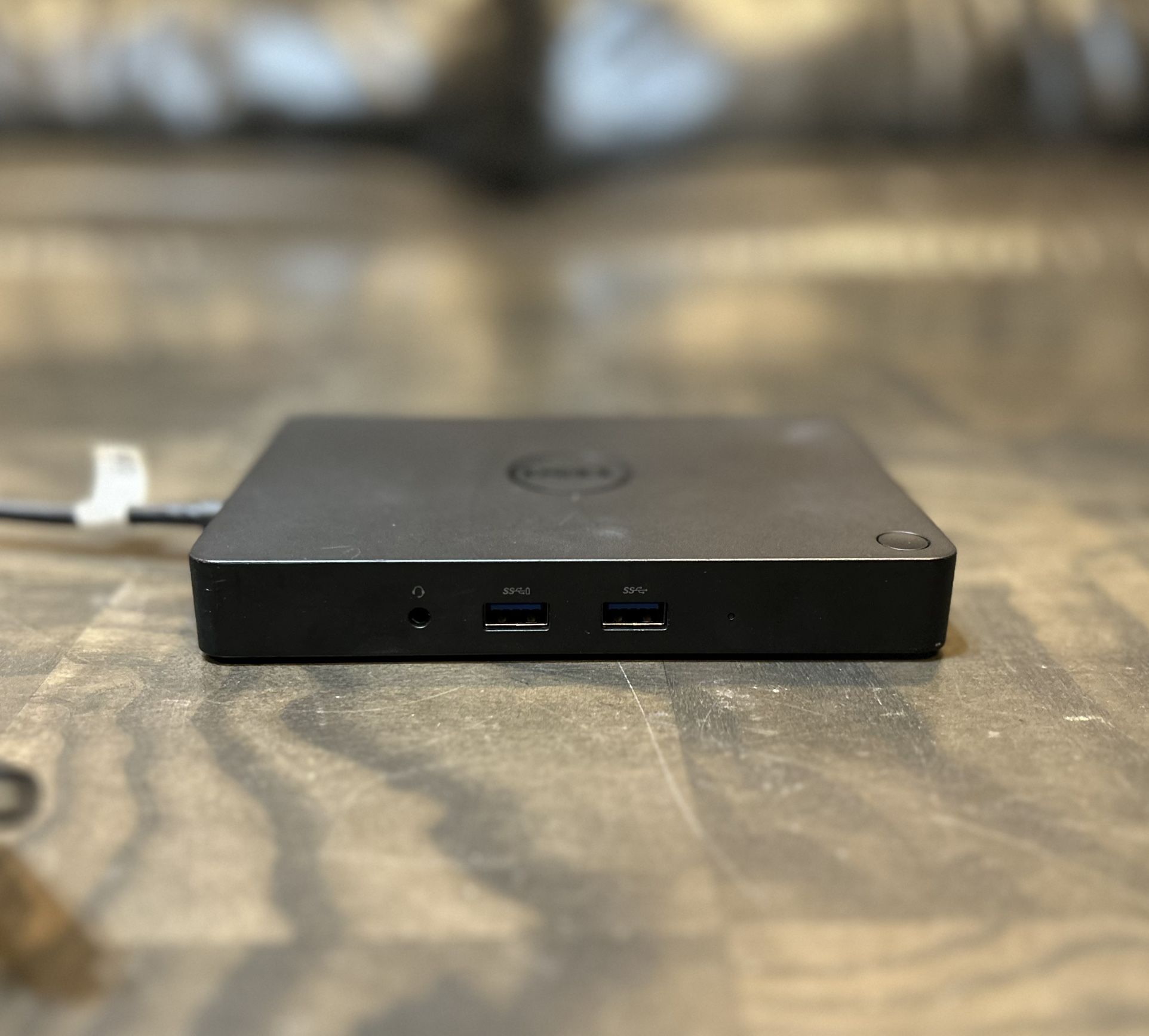 DELL WD15 docking station for dual monitors and devices to laptop desktop computer