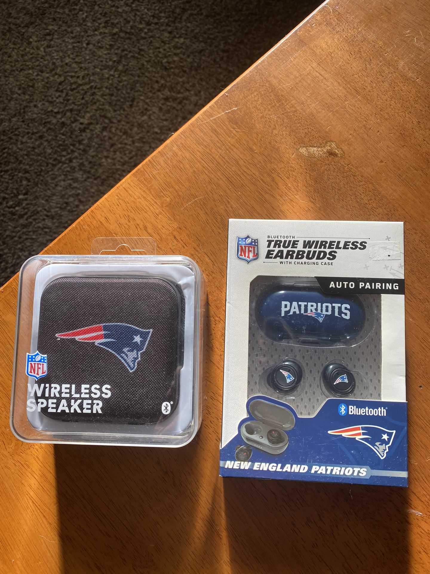 Wireless Bluetooth Patriots Speaker, True Wireless Patriot Earbuds With Charging Case Both Brand New