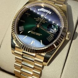 Rolex 2025 NIB Day-Date President 40MM 18K gold 228238 Green Ombr'e Oyster