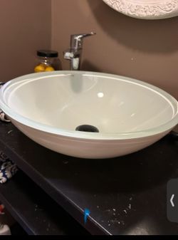 Bath Sink With Faucet!! 100