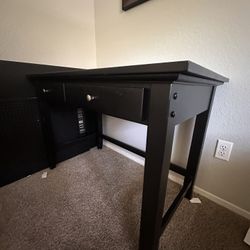 Black Desk 