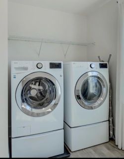 LG Front Loader Washer & Dryer w/Pedestals